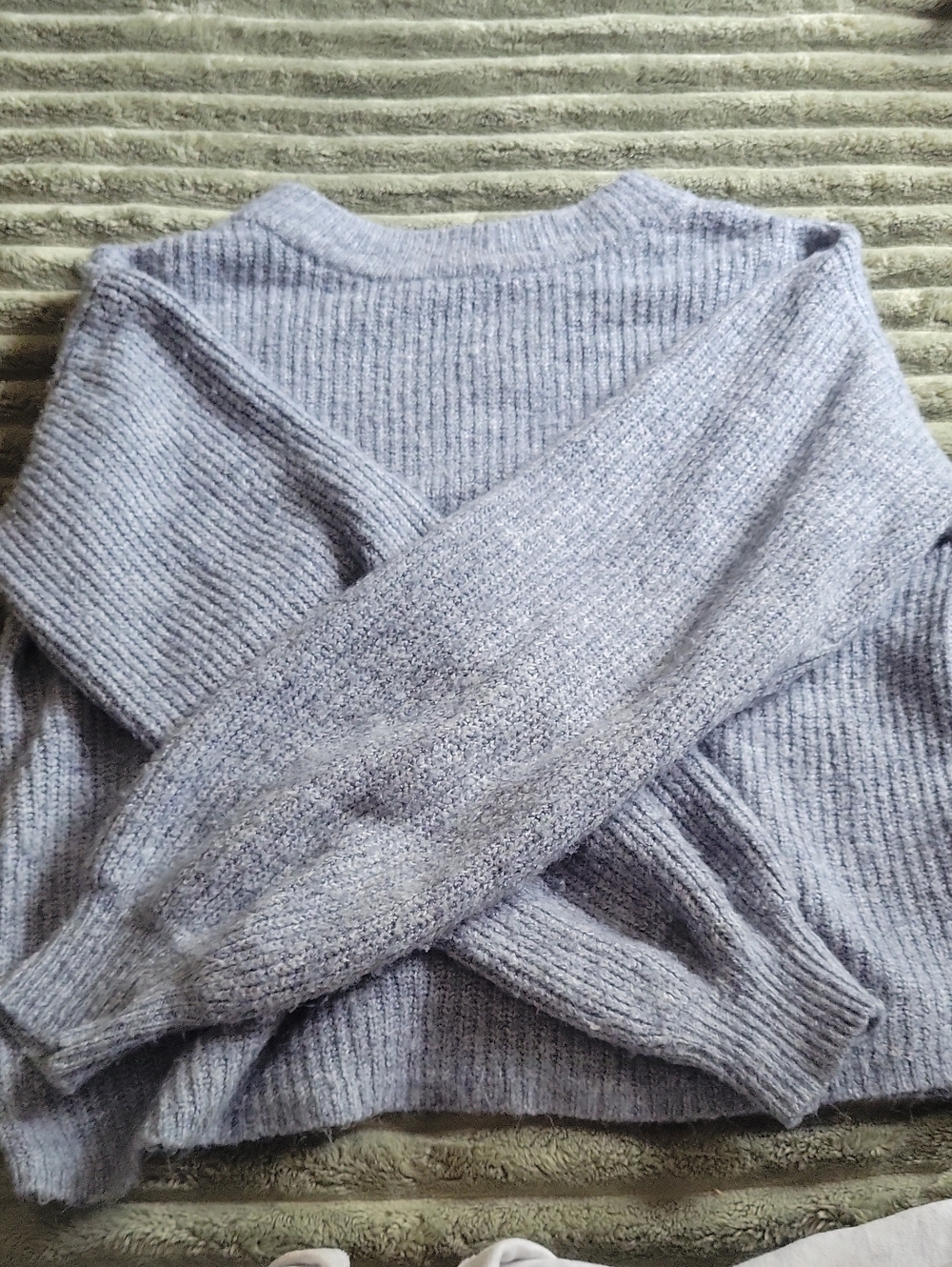 Joe Fresh Women's Light Gray Ribbed Crew Neck Sweater